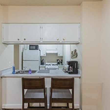 Affordable Downtown Memphis Apartment W Views Esterno foto