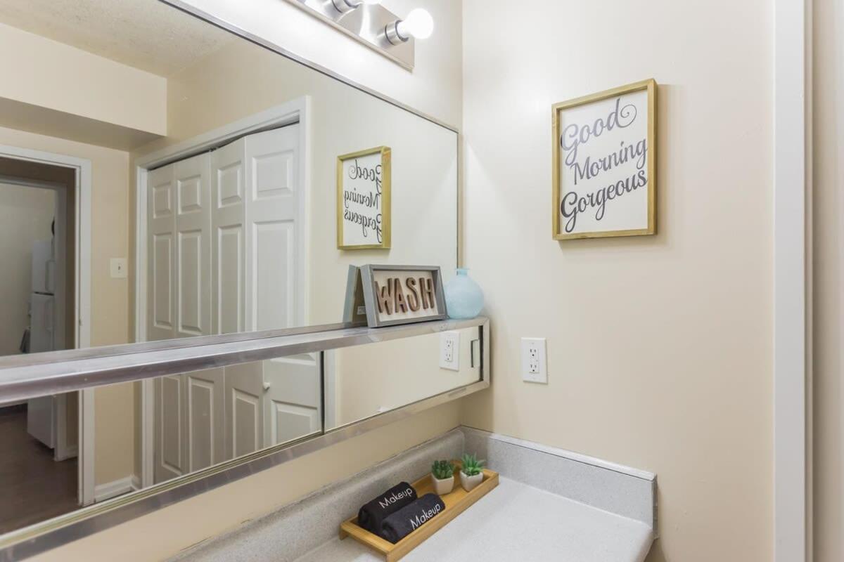 Affordable Downtown Memphis Apartment W Views Esterno foto