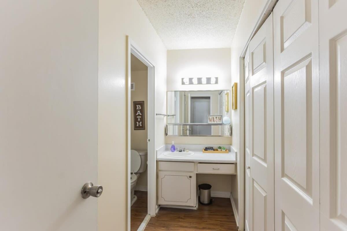Affordable Downtown Memphis Apartment W Views Esterno foto