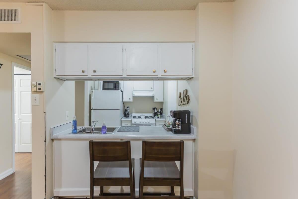 Affordable Downtown Memphis Apartment W Views Esterno foto