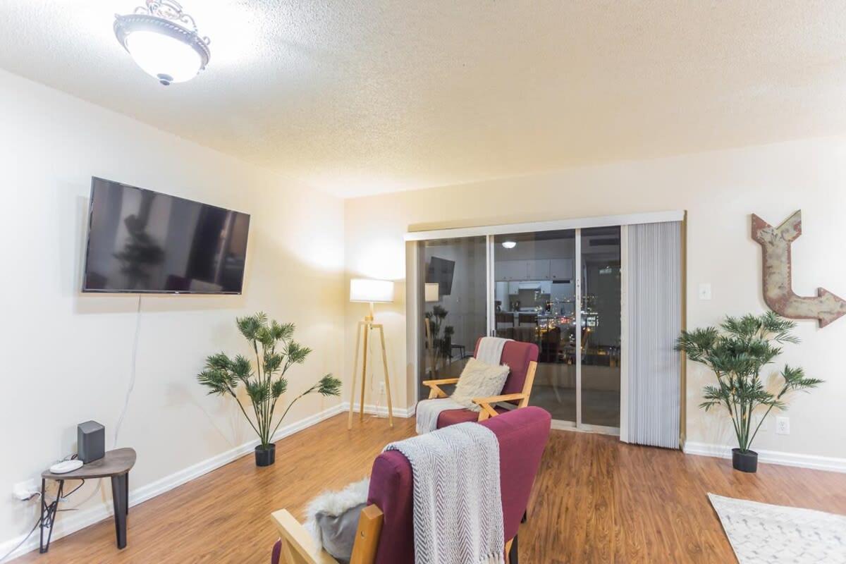 Affordable Downtown Memphis Apartment W Views Esterno foto