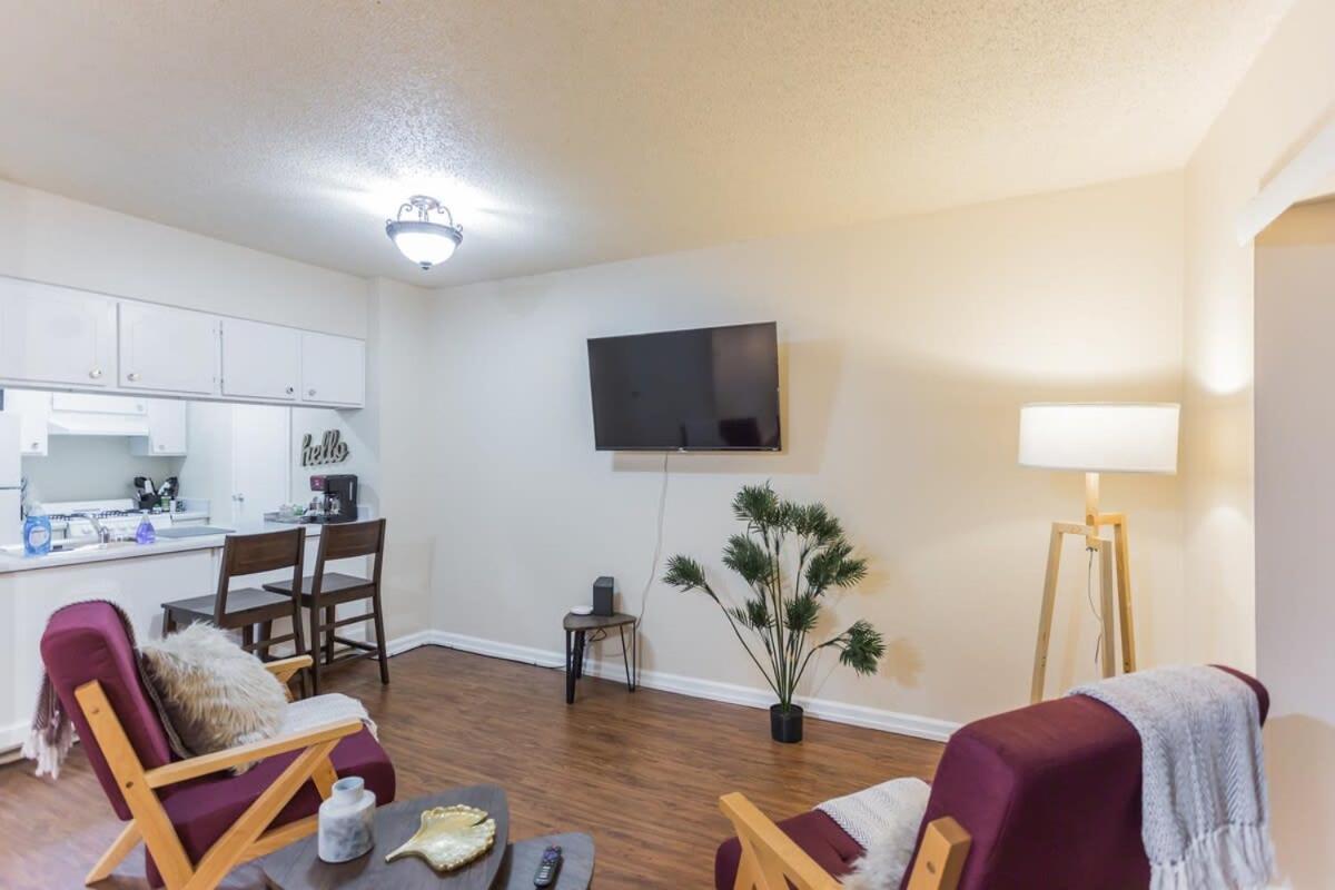 Affordable Downtown Memphis Apartment W Views Esterno foto