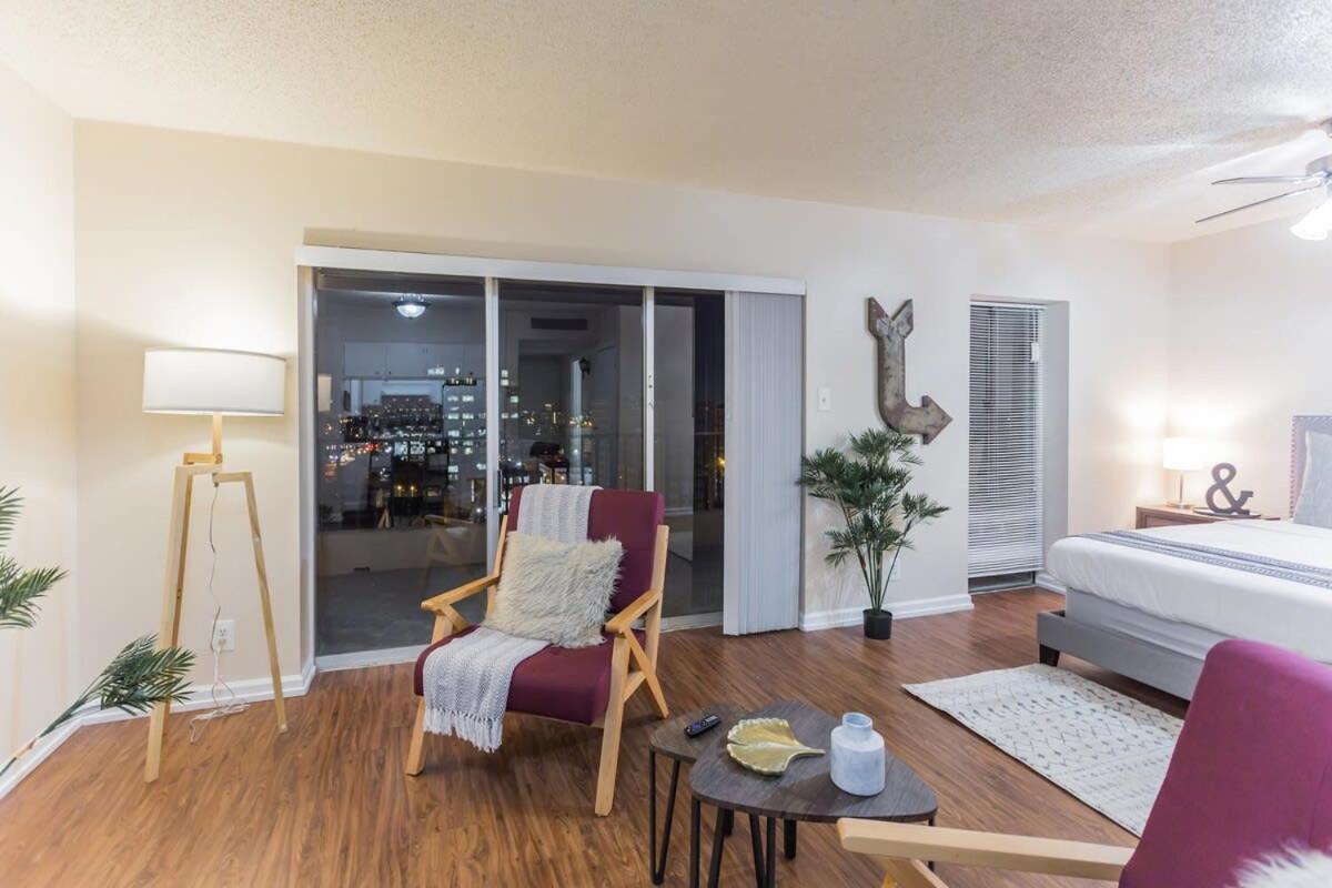 Affordable Downtown Memphis Apartment W Views Esterno foto