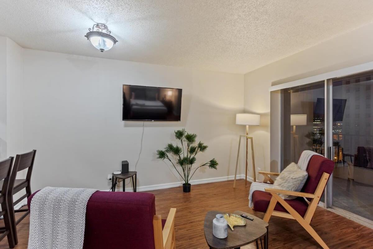 Affordable Downtown Memphis Apartment W Views Esterno foto