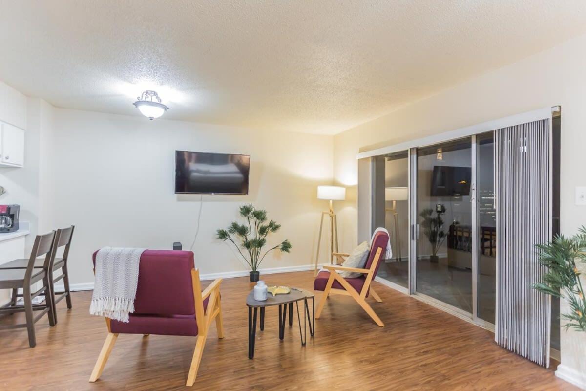 Affordable Downtown Memphis Apartment W Views Esterno foto